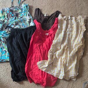 Old Navy Vintage Maternity Bundle 4 Tank Tops And One Dress Size Small